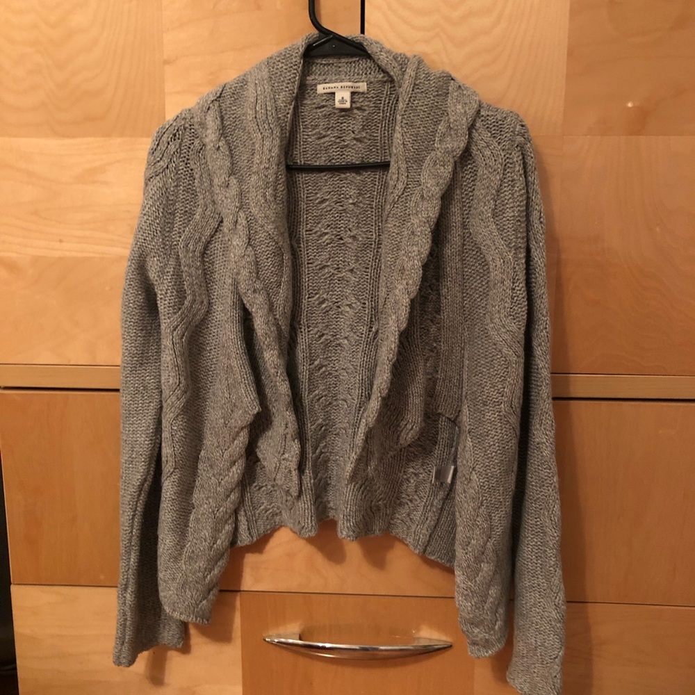 💚‼️Banana Republic Grey Cable Knit Cardigan - Picture 4 of 4